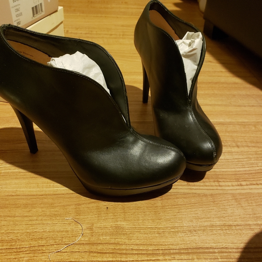 Black 4" slip-on booties